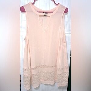 🧧Torrid light pink rayon sleeveless mock neck keyhole top